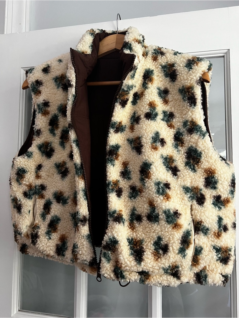 Thread & Supply Cream Sherpa Vest with Green and Brown Speckle - Picture 4 of 5